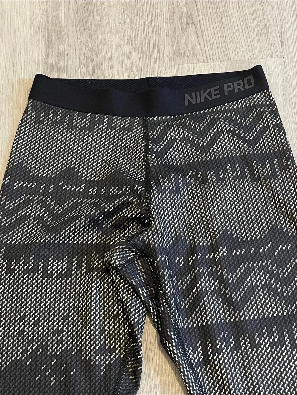 Nike Black and White Textured Pro Training Leggings